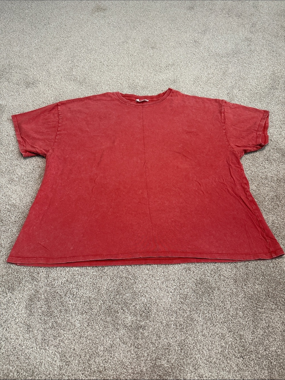 Women’s Classic Crew Neck T-Shirt in Red